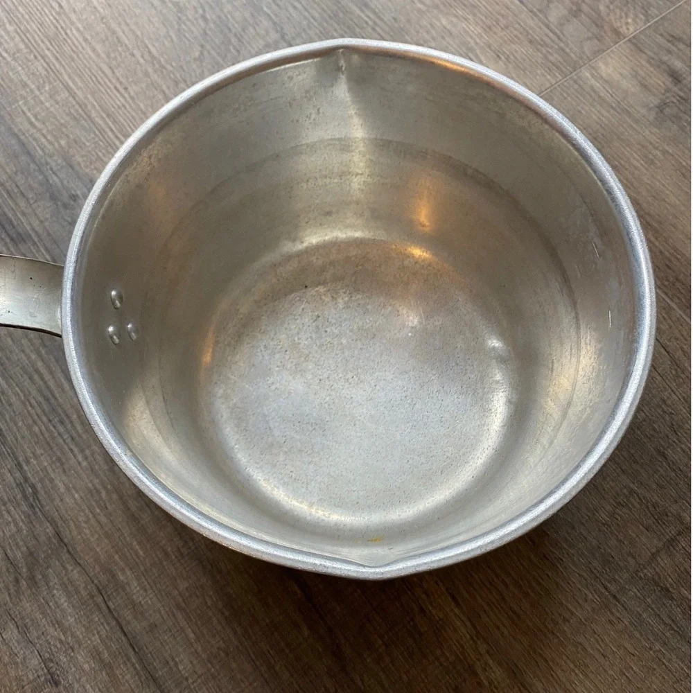Vintage‎ Wear-Ever Aluminum Sauce Pan No 3013 Riveted Handle Pour Spout Made USA